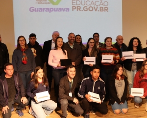 prefeito-vitorio-antunes-de-paula-participa-da-entrega-de-tablets-e-kit-de-robotica-aos-colegios-estaduais-de-reserva-do-iguacu-iii.jpg