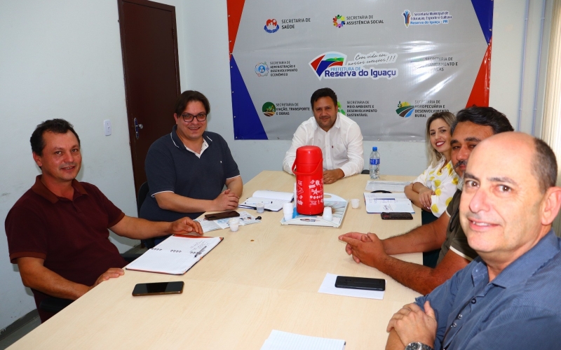 ADMINISTRAÇÃO MUNICIPAL PLEITEIA PARCERIA COM O SEBRAETEC PARA ASSISTÊNCIA TÉCNICA DE 90 FAMÍLIA DE AGRICULTORES PARA PR