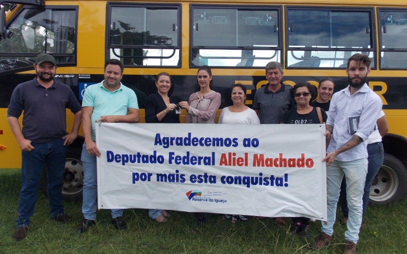 ENTREGA DE ÔNIBUS ESCOLAR PARA A FROTA MUNICIPAL