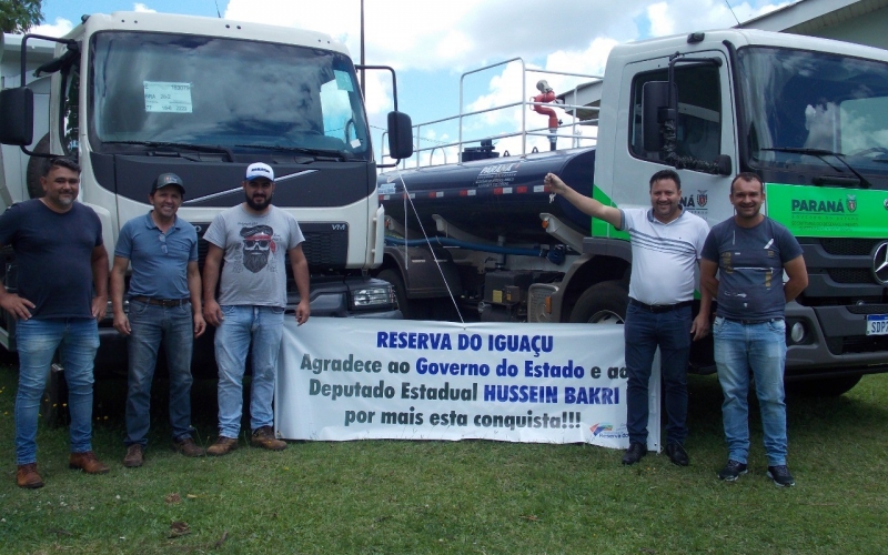 PREFEITO VITÓRIO ANTUNES DE PAULA FAZ A ENTREGA DO CAMINHÃO CAÇAMBA PARA A SECRETARIA DE VIAÇÃO, TRANSPORTES E OBRAS