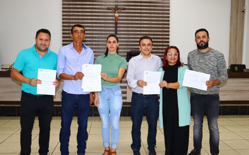 PREFEITO VITÓRIO ANTUNES DE PAULA PARTICIPA DE REUNIÃO COM O DEPUTADO FEDERAL ALIEL MACHADO 