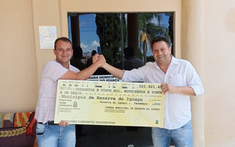 PRESIDENTE DA CÂMARA DE VEREADORES DEVOLVE MAIS DE 320 MIL AO EXECUTIVO